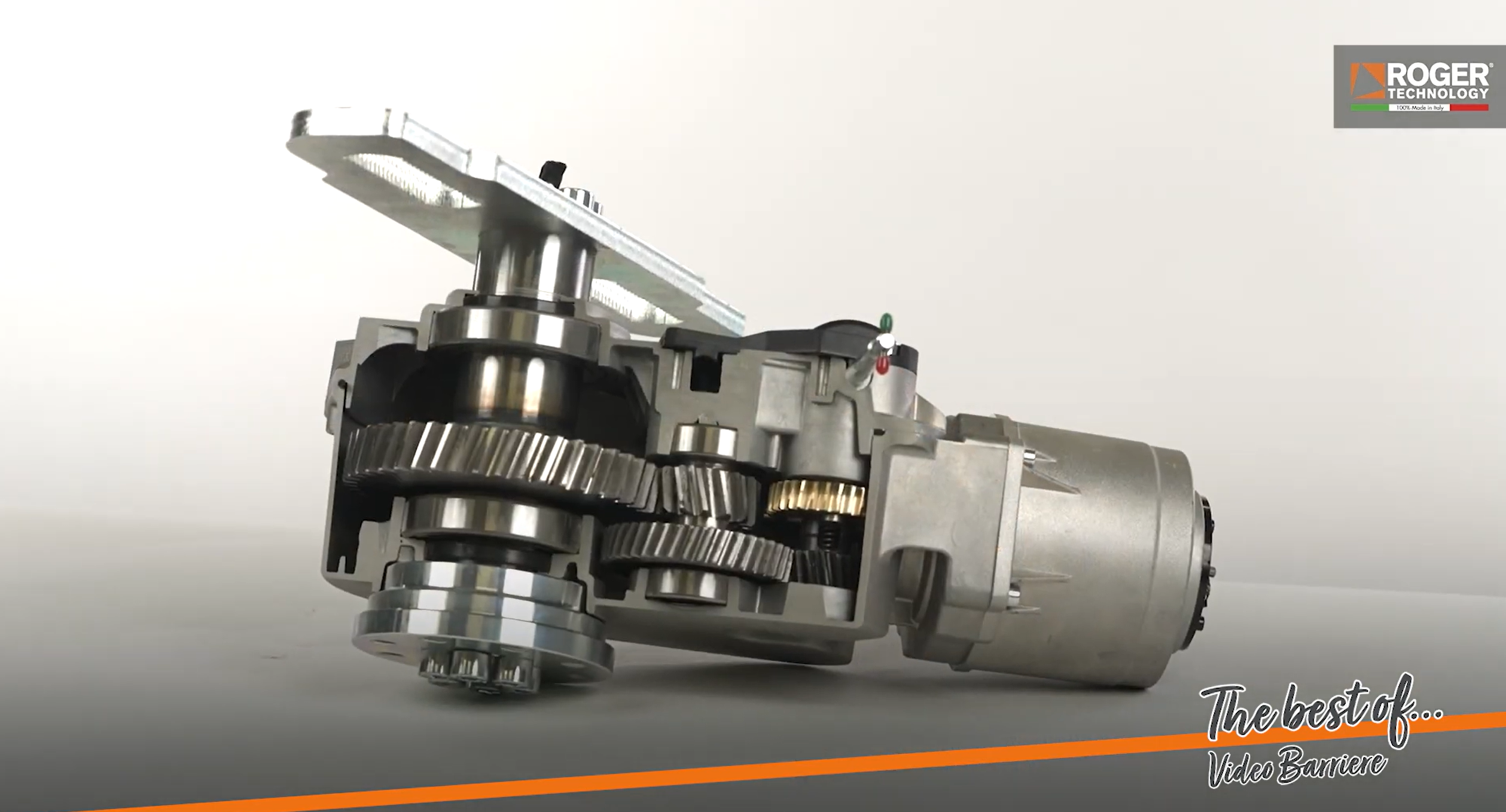 Відео Roger Technology BIONIK 4 BRUSHLESS HIGH SPEED